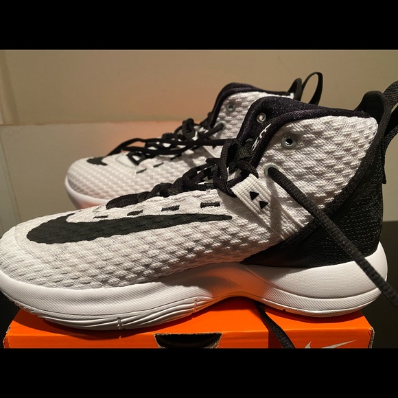 NWB Nike Zoom Rize TB. White and black - Picture 3 of 8